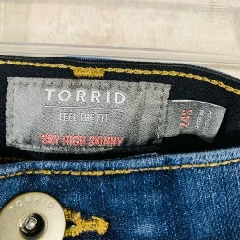 Torrid  Sky High Skinny Jeans in Blue Dream Wash Size 24S