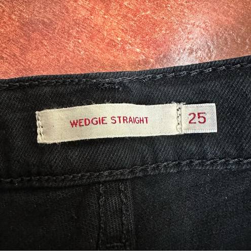 Levi’s  Wedgie Straight Jeans in Black