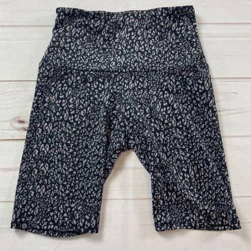 Onzie  Black Grey Leopard Pull On High Waist Activewear Biker Shorts Size XS