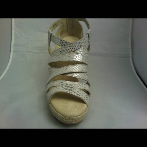 DKNY NEW $175  Silver Platform Espadrilles Sz 8