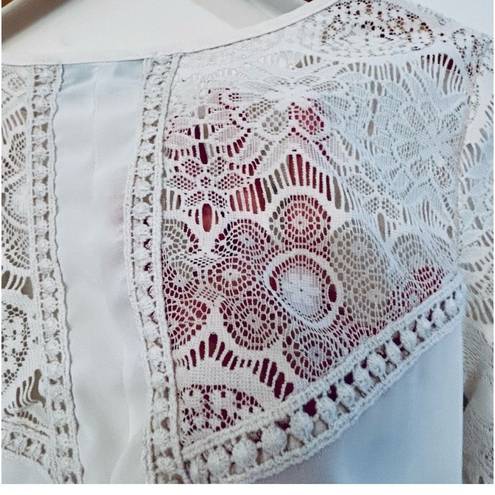 fab'rik Fab’rik Open Back Lace and Embroidered Cream Top size Medium