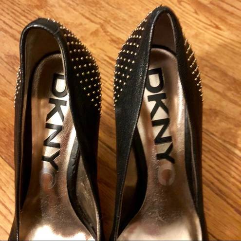 DKNY  VINTAGE RARE  Black Leather & Gold Studded Heels Women's Size 8