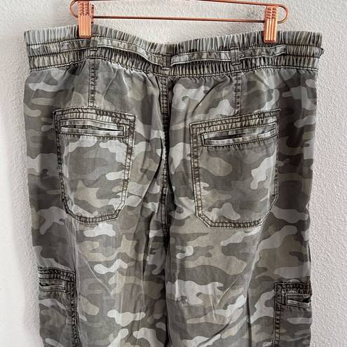 American Eagle  Camo Camouflage Elastic Waist Jogger Cargo Utility Large