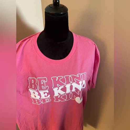 Krass&co Be Kind retro style Graphic T-shirt, size 3x , pink by Whipi 