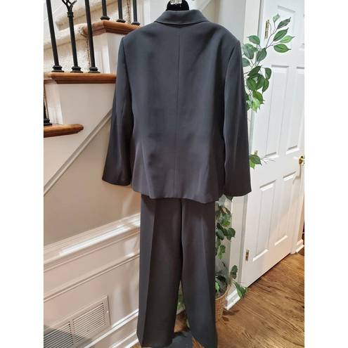 Jones Wear  Women's Black Solid Polyester Blazer Coat & Pant 2 Pc's Set Size 18