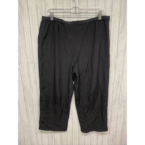 L.L.Bean Womens Size M  Nylon Cropped Pants UPF 50 Black NWT