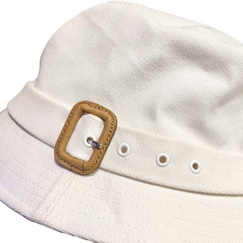 Burberry NWOT  Trench Belted Bucket Hat