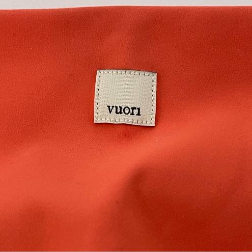 Vuori  Studio Pocket Leggings in Grapefruit Size S