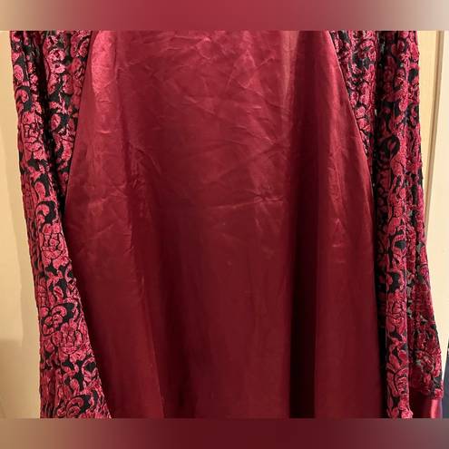 Delicates Sophia By  Woman Size 2x Sexy Burgundy Kimono Robe Silky