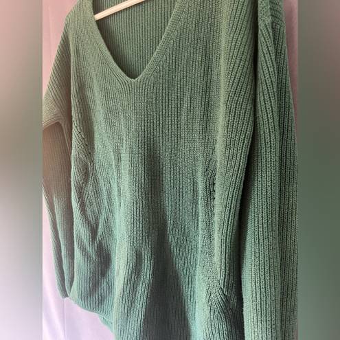 a.n.a womens large green sweater v-neck