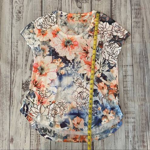 Live and let live   Floral Short Sleeve Top.  Size Medium. NWOT.