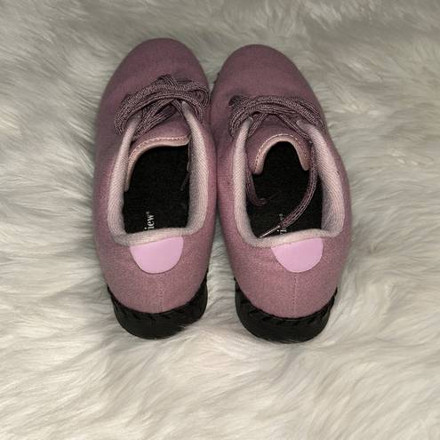 Comfortview Woman’s  Pink and Black Sneakers Size 9.5