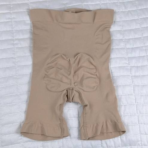 SKIMS  Seamless Sculpt Mid Thigh Short Shapewear in Mica Size Medium