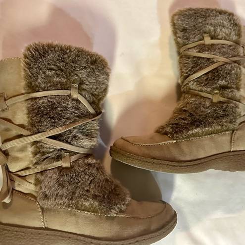 Krass&co Mossimo Suppy  Fur covered Women’s Adjustable Lace up Boots size 7 light brown