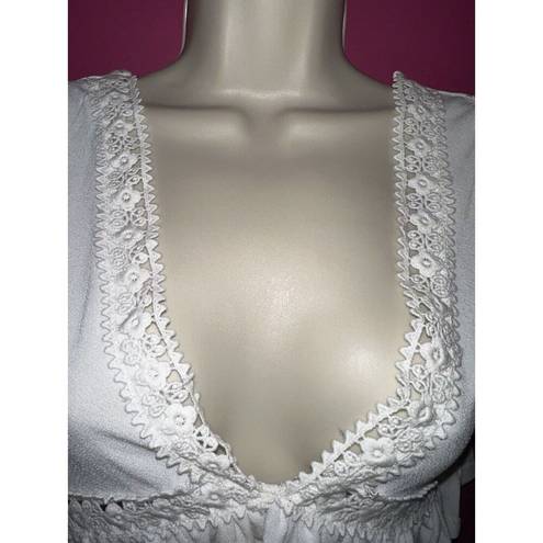 Cider  V Neck Lace Ruffle Crop Top Nwt Women’s Size S B39