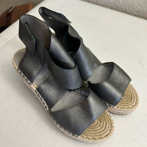 Eileen Fisher  Willow Wedge Espadrille Women’s Size 5.5 Leather Sandals metallic