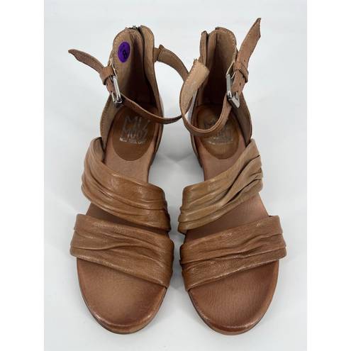 Miz Mooz  Ankle Strap Sandals Sz 38 Brown Leather Low Heel