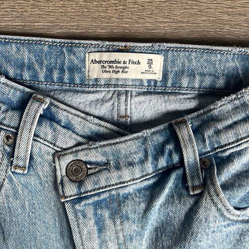 Abercrombie & Fitch  Ultra High Rise 90s Straight Jean criss cross