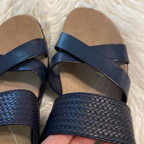 Wear Ever Sandals size 10 BNWOT navy blue color please see pictures