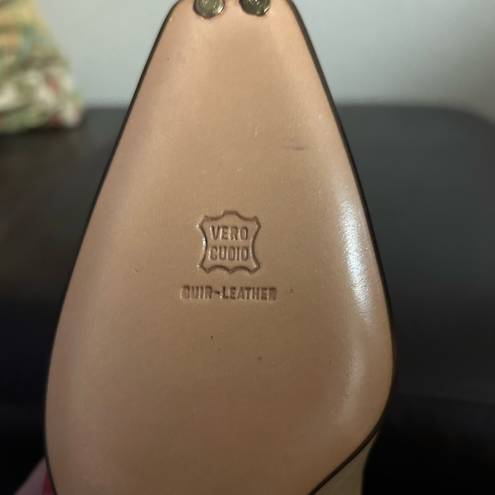 St. John Women's Light Beige Leather Pumps - Size [size]6B