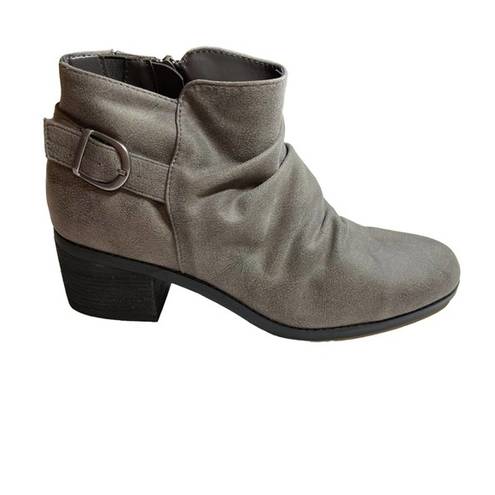 Bella Vita  Grey Bootie Stacked Heel Size 9 New