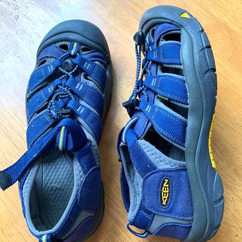 Keens  Newport H2 Navy Blue Water Shoes Hiking Sandals, Size 7