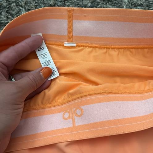 Alo Yoga Alo skort cantaloupe color size large