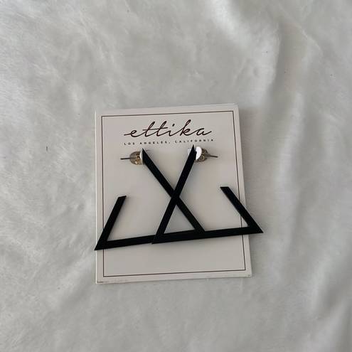 Ettika NWT  triangle earrings