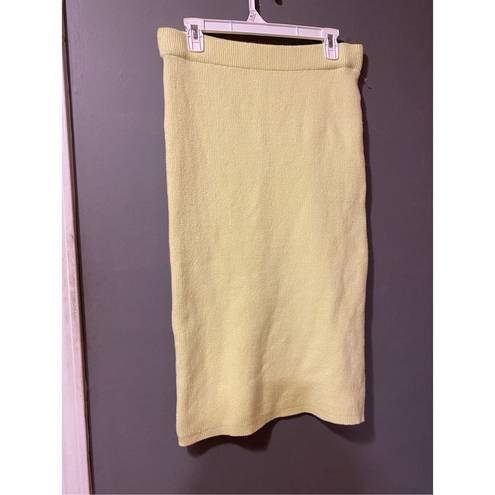 Universal Threads  Yellow Pull On Knee Length Pencil Skirt Size Large NWOT