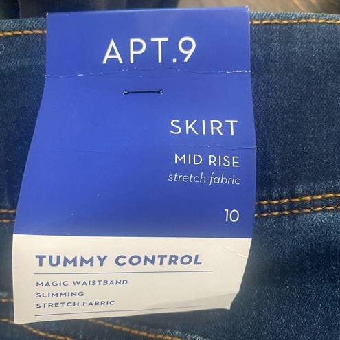 Apt. 9  NWT Tummy Control Stretch Denim Skirt. Size 10.