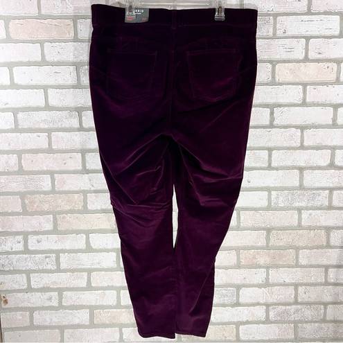 Torrid  NWT Bombshell Skinny Corduroy High Rise Jeans in Windsor Wine Size: 20T