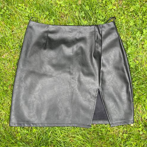 DO+BE black faux leather mini skirt - size large