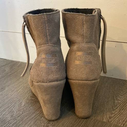 Toms  Desert Taupe Suede High Wedge Booties Women’s Size 7