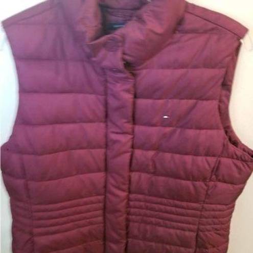 Tommy Hilfiger  size large cranberry colored vest puffed quilted vest. Bust 42