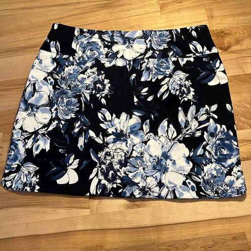 Krass&co S.C. &  Pull-on Blue Floral Skort