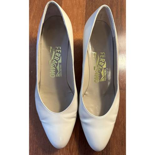 Salvatore Ferragamo  Cream Leather Heels Pumps Shoes Size 6 1/2B Almond Toe Shape