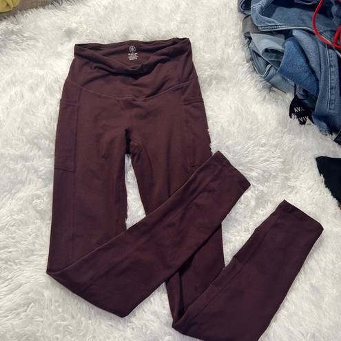 Gaiam  size xs maroon yoga pants leggings bin 2