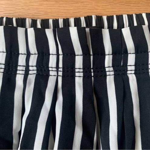 J.Crew  Mercantile High Waisted Black and White Striped Pleated Skirt Size 0