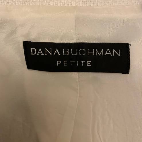 Dana Buchman  100% linen Petite Sz 6 white Blazer