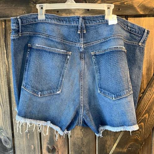 Good American NWT  90’s Jean Shorts