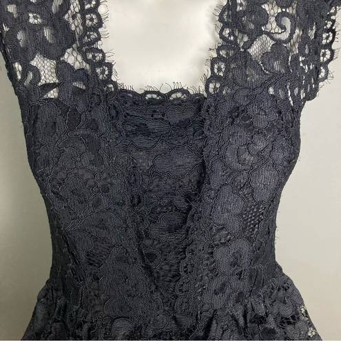 Shoshanna  dress size 6 black lace tiered sleeveless modest vamp