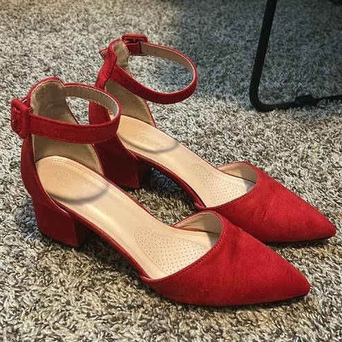 The Great Red point heels low heel condition