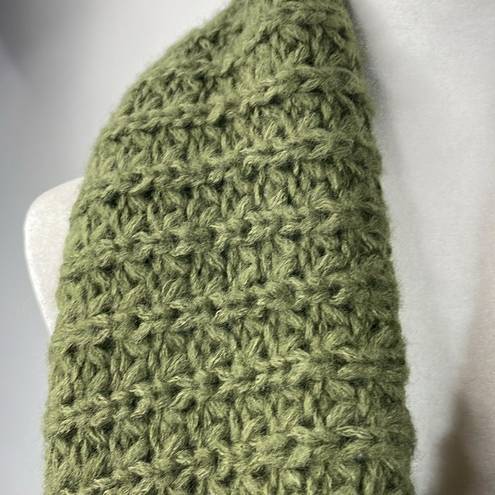 infinity Frenchi  Green Chunky Knit Scarf