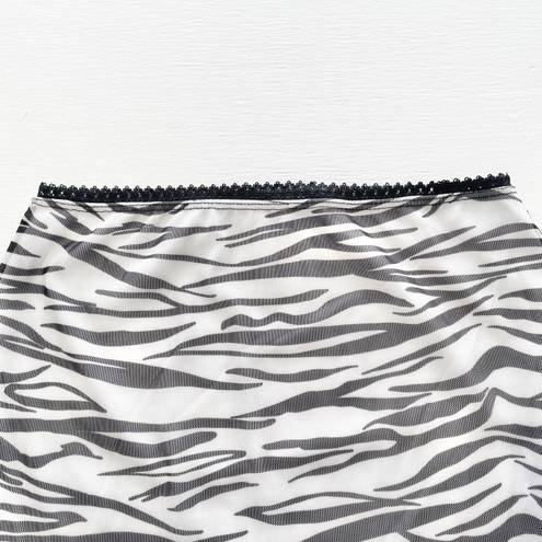 Pretty Little Thing Zebra Print Mesh Lettuce Hem Mini Skirt Black White Size 4