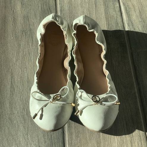 Juicy Couture  white scrunch flats