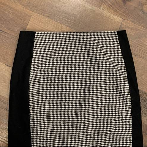 White House | Black Market  Houndstooth Pencil Skirt Size 4