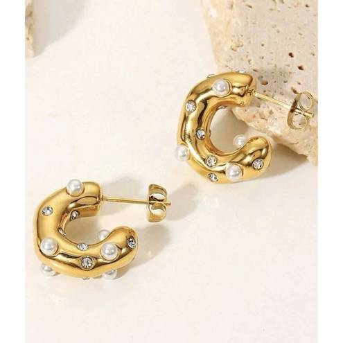 18K Gold Titanium Inlaid Pearls Open Hoop Earrings