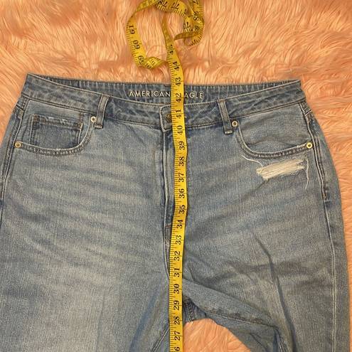 American Eagle  Light Wash Distressed Mom Jean Size 16 Long