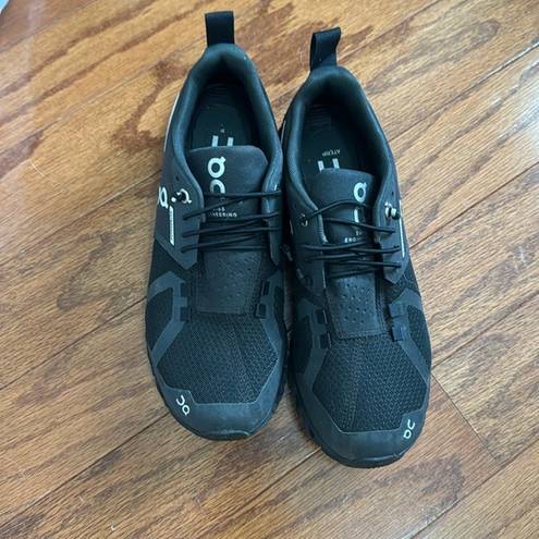 On Cloud  tenis shoes women’s size 6.5