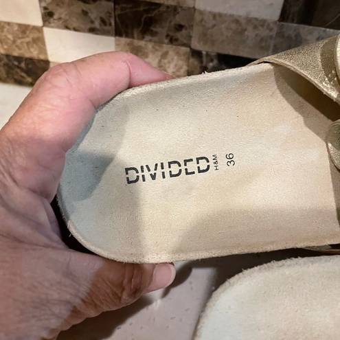 Divided  Sandals 